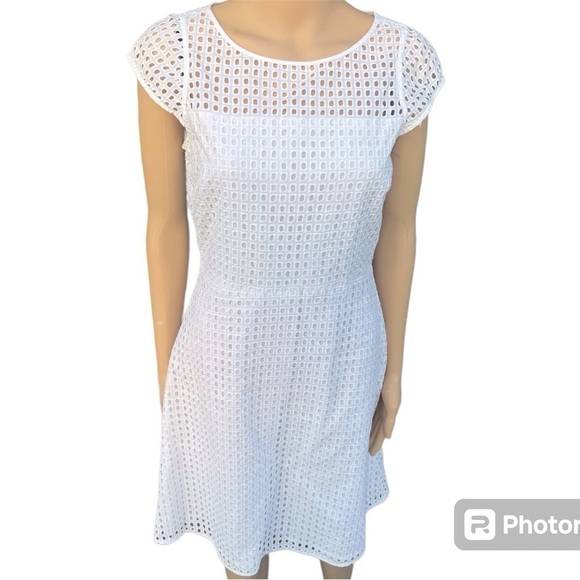 J. CREW around Neck White Eyelet Cap Sleeve Fit & Flare Dress size 4 - Picture 6 of 12